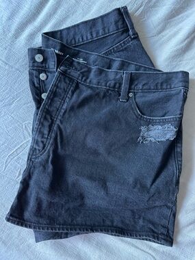 Old Navy Women's Slim Straight Black Denim Shorts